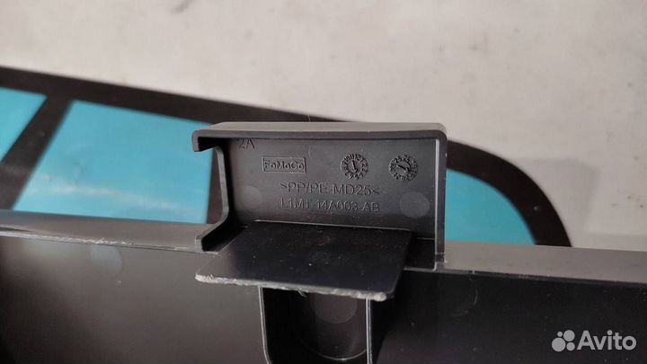 Крышка аккумулятора Ford Explorer 6 U625 2020