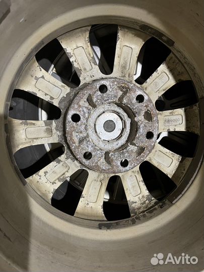 Зимняя резина на дисках 225/70 R16