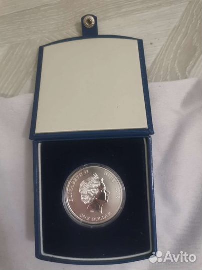 Монета серебряная Ниуэ 2008 года « С Новым годом»