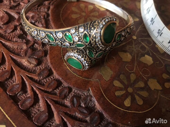 Подвеска ключик серебро с аметистом, изумрудом