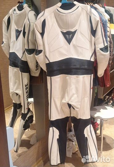 Оригинальный кожаный мотокомбез dainese 56размер