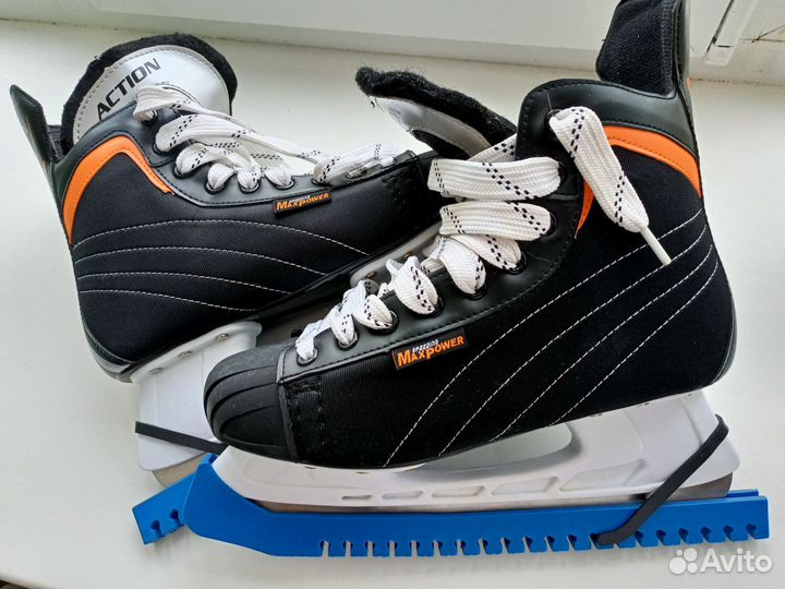 Коньки хоккейные