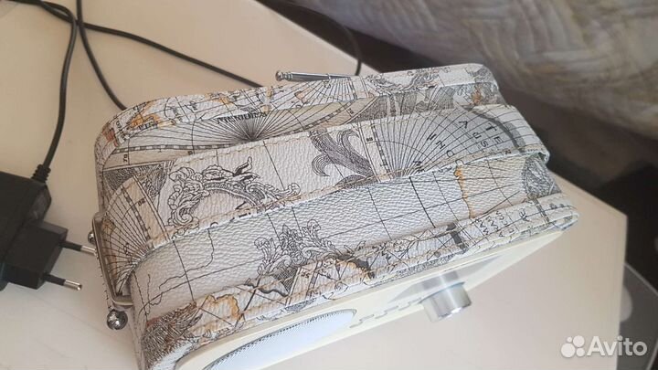 Портативный радиоприемник Hyundai H-1636U