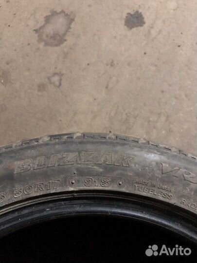 Bridgestone Blizzak VRX 215/50 R17