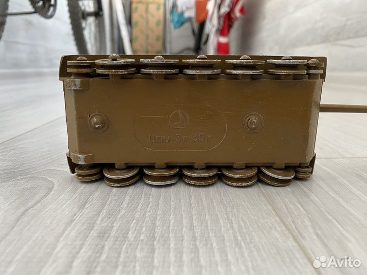 Игрушка танк СССР