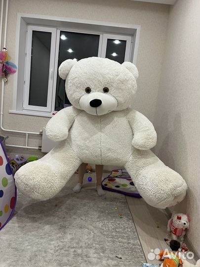 Большой мягкий медведь