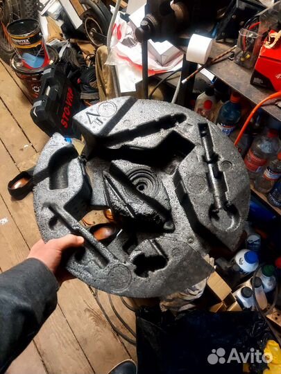 Ящик для инструмента Volvo xc70, v70