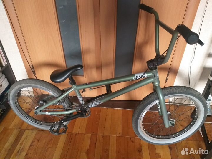 Трюковой велосипед BMX