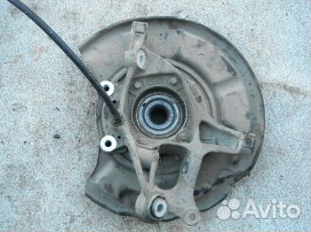 Кулак задний правый