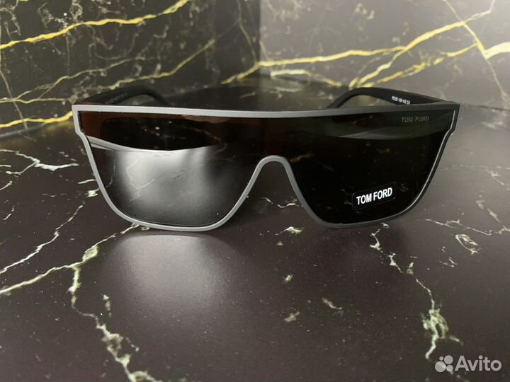 Солнцезащитные очки Tom Ford коричневые