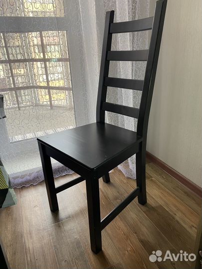 Кухонный стол и стулья IKEA