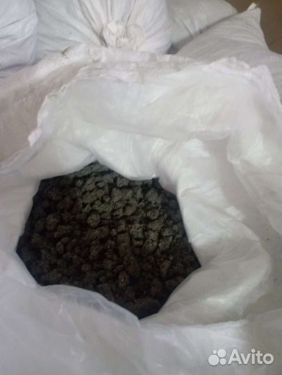 Жмых подсолнечника. Для добавки в корм животным