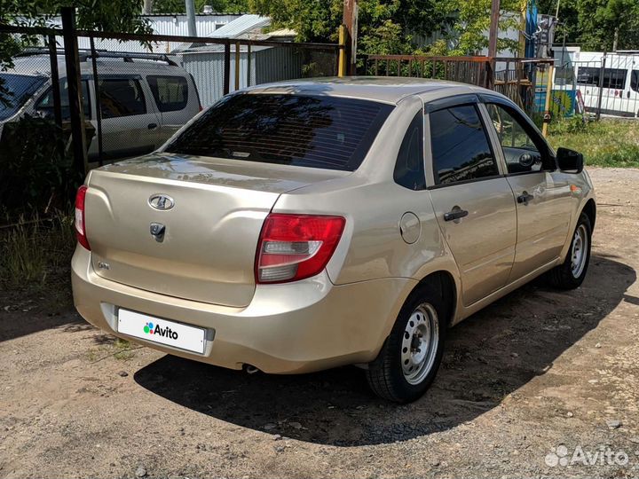 LADA Granta 1.6 МТ, 2013, 200 000 км