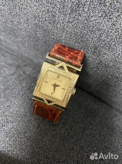 Часы Valentino с бриллиантами