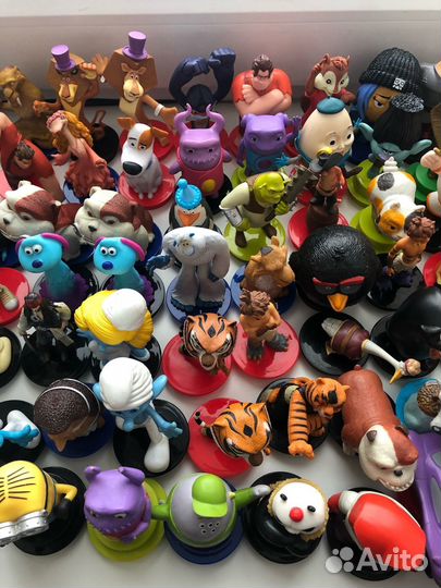 Игрушки из кинотеатра пробки на стакан