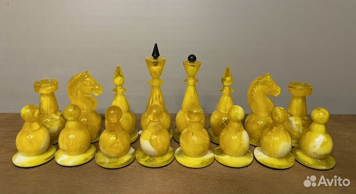 Шахматы СССР Янтарные (амброид), 1970е