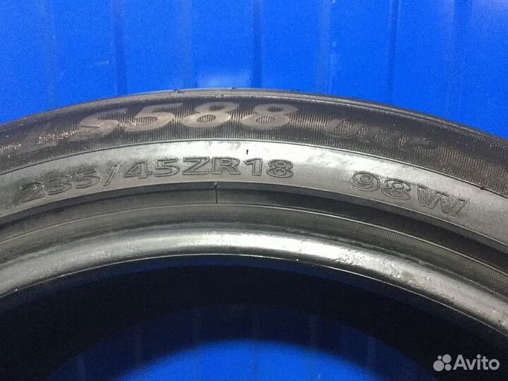 Landsail LS588 UHP 235/45 R18