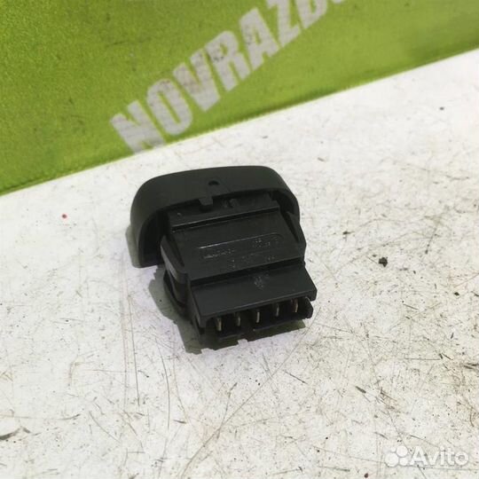 Кнопка центрального замка Рено Меган