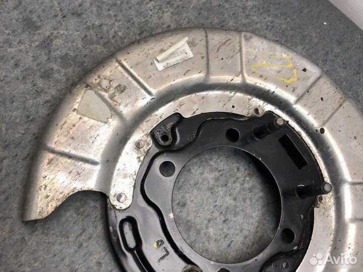 Щит диска задний левый Hyundai Genesis G80 2014