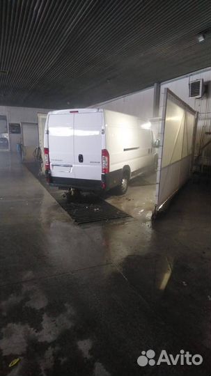 Peugeot Boxer цельнометаллический, 2011
