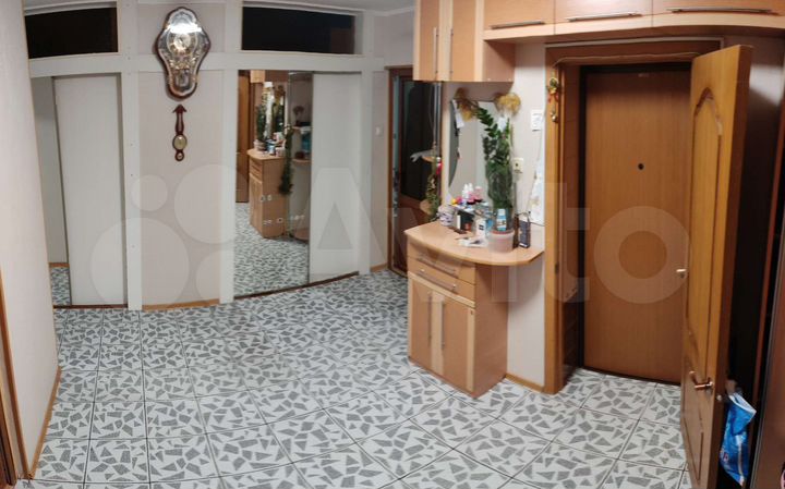 2-к. квартира, 77 м², 3/5 эт.