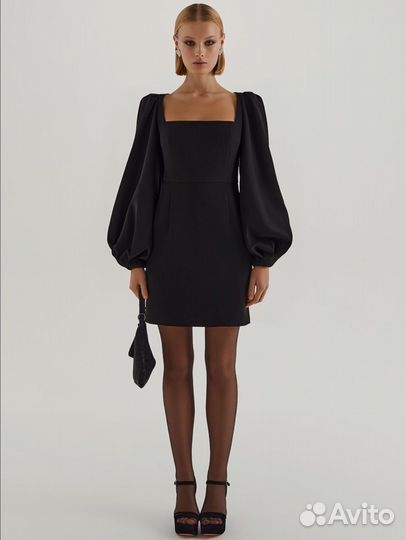 Платье с объемными рукавами