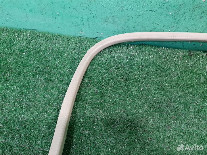 Уплотнитель люка Subaru Tribeca WX 2006