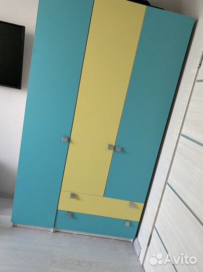 Шкаф, письменный стол, пенал, полка настенная