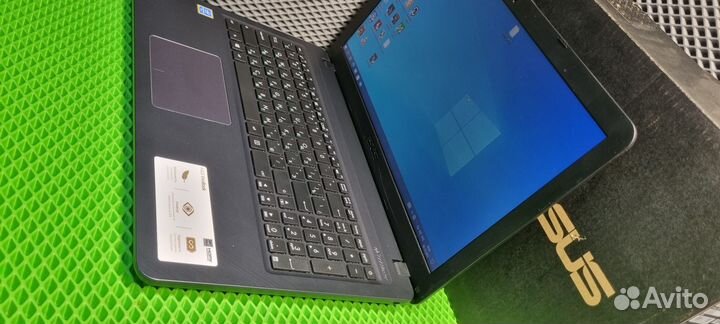 Ноутбук Asus как новый, комплект