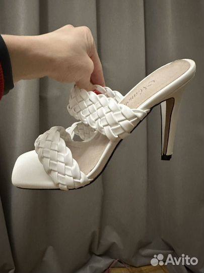 Босоножки женские