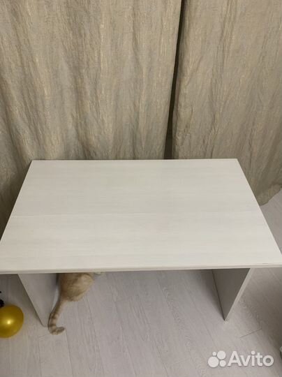 Стол письменный компьютерный белый