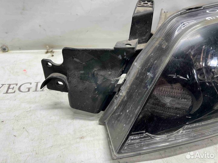 Фара левая Mitsubishi Outlander