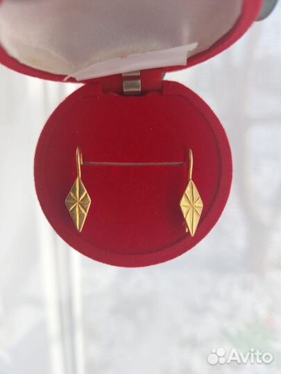 Золотые серьги 750 пробы