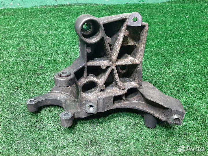 Кронштейн гур volkswagen Touareg (7L) 2006