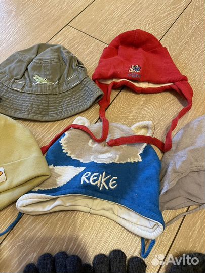 Пакетом шапки перчатки на мальчика 46/48