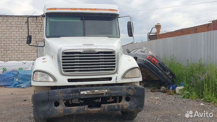 Капот на фредлайнер коламбия