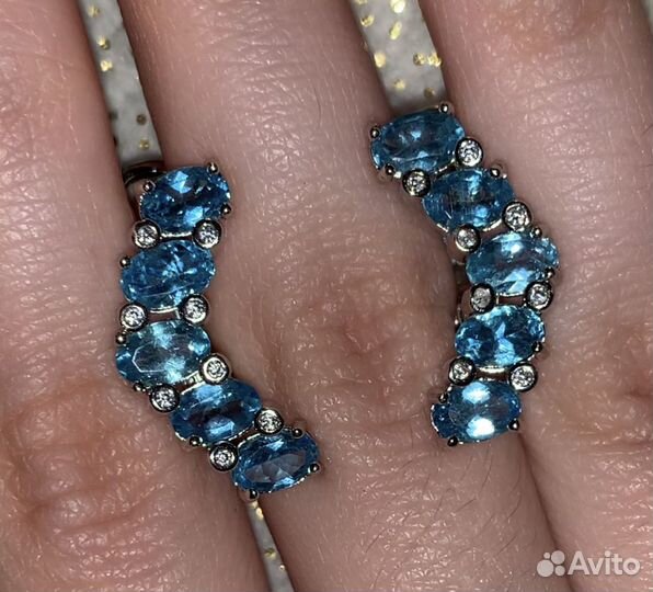 Серебряные серьги с апатитами
