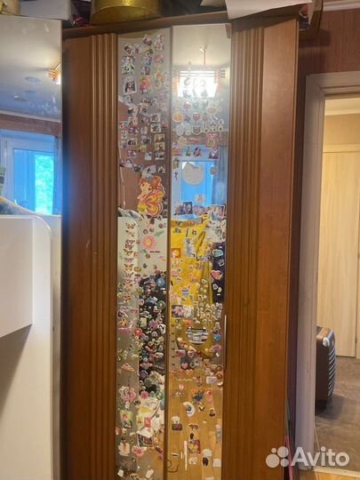 Дверцы шкафа с волшебными наклейками из детства