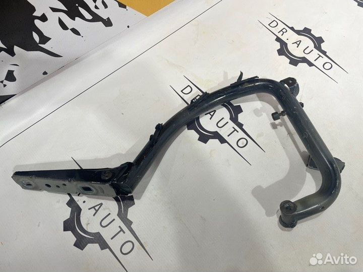 Петля крышки багажника правая Mercedes W222 3.0D