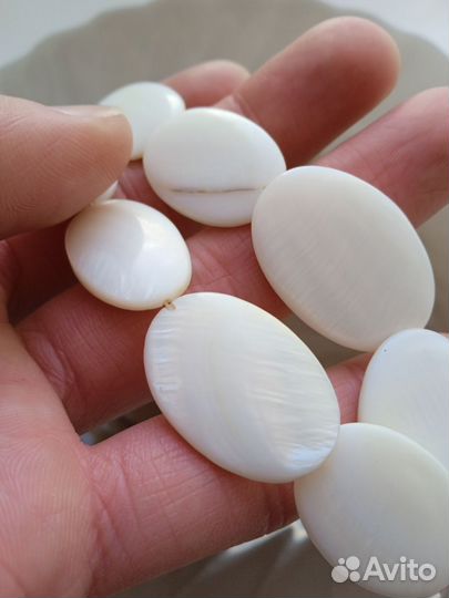 Бусы из перламутра