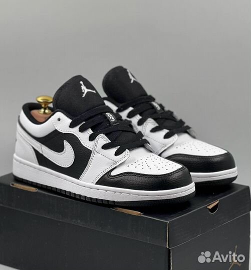 Кроссовки nike air jordan 1 черно белые