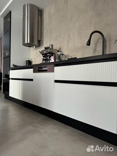 Кухня с барной стойкой