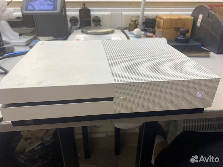 Игровая приставка Microsoft Xbox One S 1 тб