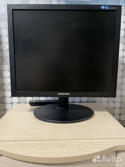 Монитор Samsung