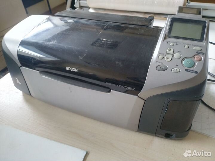 Принтер Epson Stylus Photo R320 (на запчасти)
