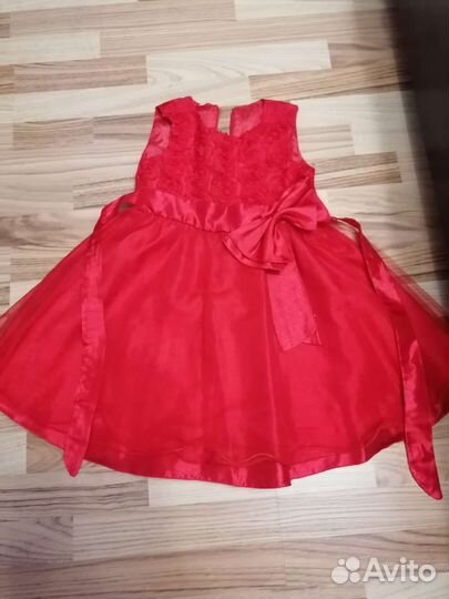 Платье для девочки на праздник 140 см