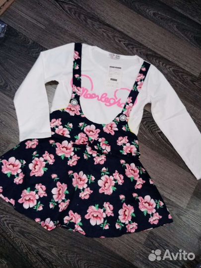 Платье новое 5лет