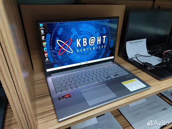 Новый, мощный Asus Oled Ryzen 7520U 16gb ssd512gb