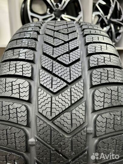 Pirelli Winter Sottozero 3 255/35 R21 98V