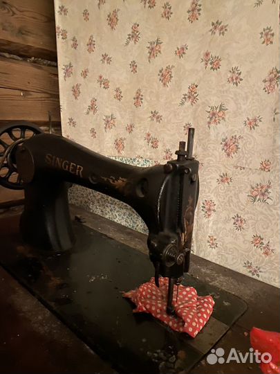 Ретро швейная машинка zinger